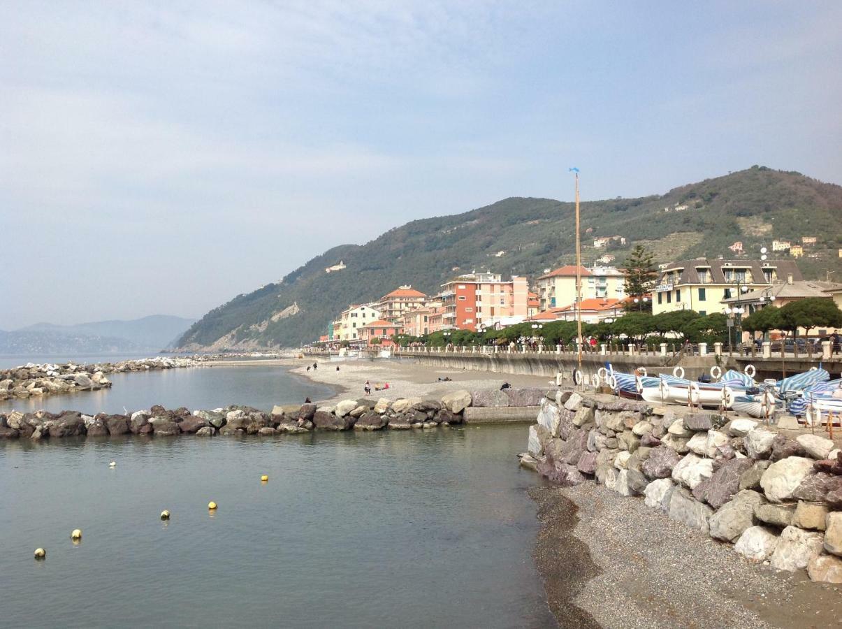 Il Nido Della Rondine Leivi Bagian luar foto