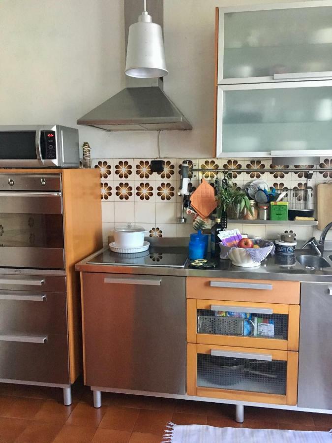 Il Nido Della Rondine Leivi Bagian luar foto