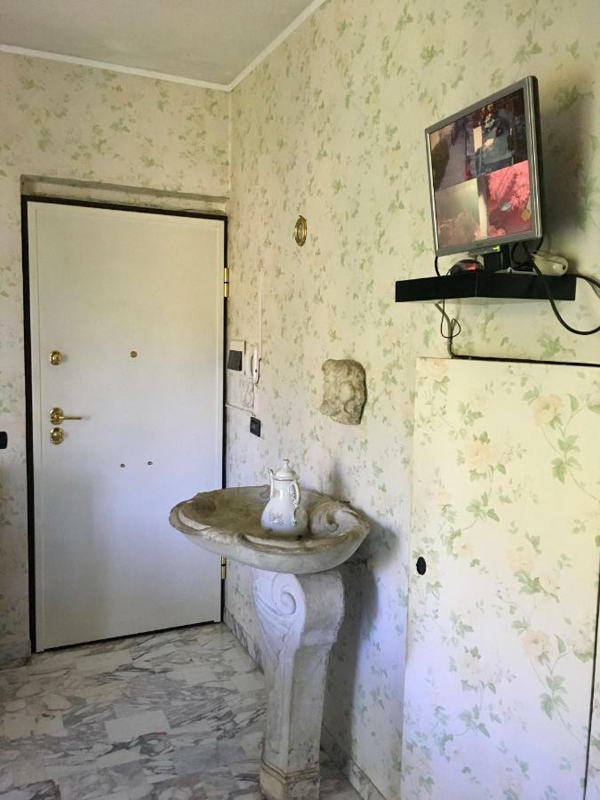Il Nido Della Rondine Leivi Bagian luar foto